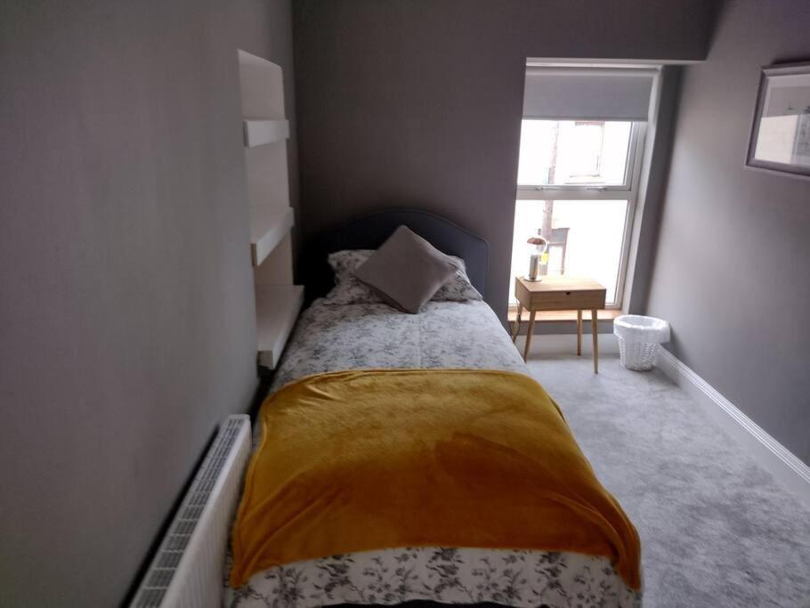 Appartement White Birds Townhouse In Sligo Town Center Extérieur photo